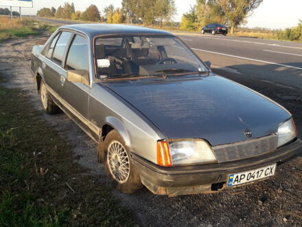Синий Опель Рекорд, объемом двигателя 2 л и пробегом 75 тыс. км за 750 $, фото 1 на Automoto.ua