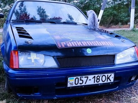 Опель Рекорд 1986 в Одессе на Automoto.ua Синий Опель Рекорд, объемом двигателя 2 л и пробегом 1 тыс. км за 663 $, фото 1 на Automoto.ua