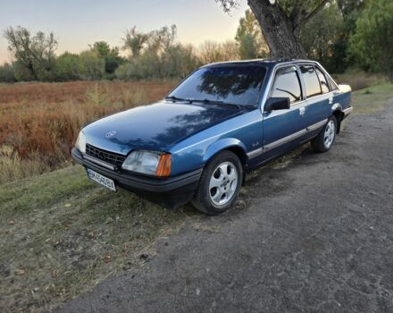 Синий Опель Рекорд, объемом двигателя 2 л и пробегом 600 тыс. км за 1300 $, фото 1 на Automoto.ua