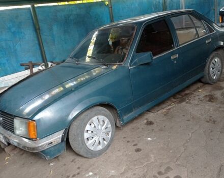 Зелений Опель Рекорд, об'ємом двигуна 2 л та пробігом 1000 тис. км за 833 $, фото 4 на Automoto.ua