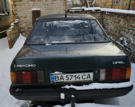 Зелений Опель Рекорд, об'ємом двигуна 1.8 л та пробігом 300 тис. км за 650 $, фото 7 на Automoto.ua