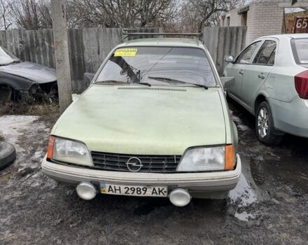 Зеленый Опель Рекорд, объемом двигателя 2 л и пробегом 1000 тыс. км за 1106 $, фото 1 на Automoto.ua
