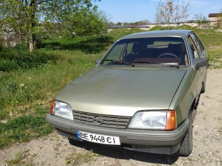 Опель Рекорд 1984 у Миколаєві на Automoto.ua Зелений Опель Рекорд, об'ємом двигуна 2 л та пробігом 395 тис. км за 850 $, фото 1 на Automoto.ua