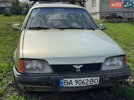 Зелений Опель Рекорд, об'ємом двигуна 1.8 л та пробігом 160 тис. км за 800 $, фото 1 на Automoto.ua