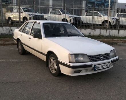Белый Опель Сенатор, объемом двигателя 2.2 л и пробегом 285 тыс. км за 1400 $, фото 1 на Automoto.ua