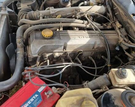 Черный Опель Сенатор, объемом двигателя 2.5 л и пробегом 324 тыс. км за 1500 $, фото 6 на Automoto.ua