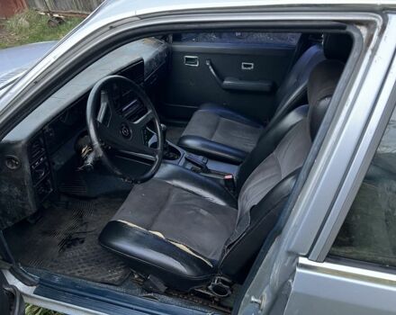 Серый Опель Сенатор, объемом двигателя 2.2 л и пробегом 200 тыс. км за 500 $, фото 4 на Automoto.ua