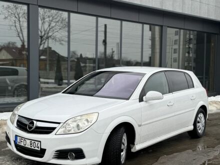 Белый Опель Сигнум, объемом двигателя 1.9 л и пробегом 300 тыс. км за 1750 $, фото 1 на Automoto.ua