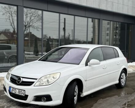 Белый Опель Сигнум, объемом двигателя 1.9 л и пробегом 300 тыс. км за 1750 $, фото 1 на Automoto.ua