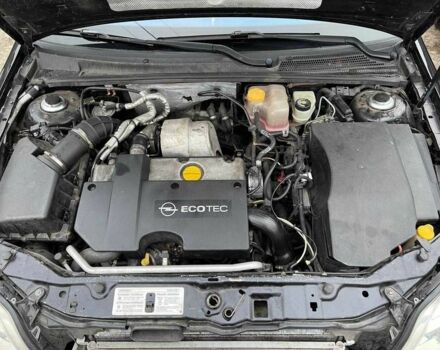 Черный Опель Сигнум, объемом двигателя 2.2 л и пробегом 297 тыс. км за 4600 $, фото 18 на Automoto.ua