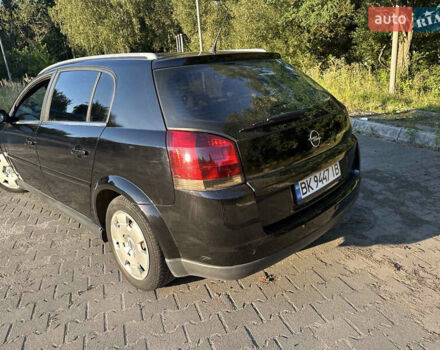 Черный Опель Сигнум, объемом двигателя 2.2 л и пробегом 400 тыс. км за 3800 $, фото 1 на Automoto.ua