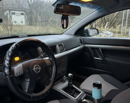 Черный Опель Сигнум, объемом двигателя 2.2 л и пробегом 400 тыс. км за 3690 $, фото 13 на Automoto.ua