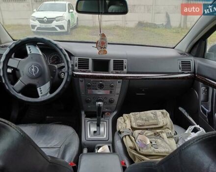 Черный Опель Сигнум, объемом двигателя 2.2 л и пробегом 370 тыс. км за 2000 $, фото 1 на Automoto.ua