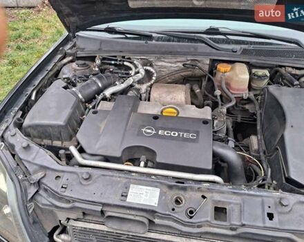 Черный Опель Сигнум, объемом двигателя 2 л и пробегом 360 тыс. км за 2600 $, фото 2 на Automoto.ua