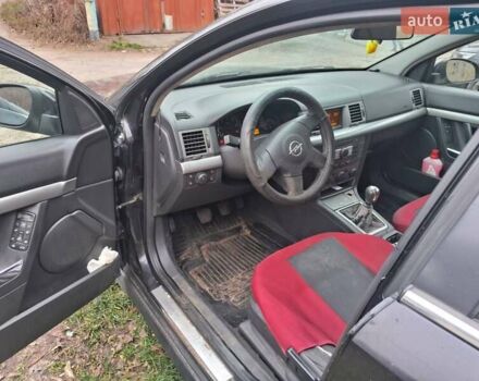 Черный Опель Сигнум, объемом двигателя 2 л и пробегом 360 тыс. км за 2600 $, фото 3 на Automoto.ua