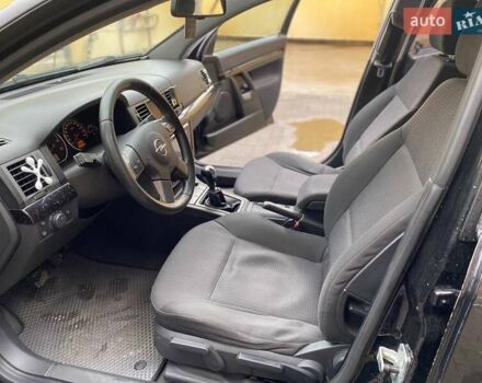 Опель Сигнум 2005 в Кривом Роге на Automoto.ua Черный Опель Сигнум, объемом двигателя 1.9 л и пробегом 262 тыс. км за 4900 $, фото 18 на Automoto.ua