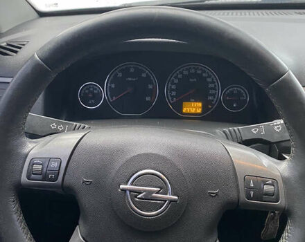 Черный Опель Сигнум, объемом двигателя 1.9 л и пробегом 280 тыс. км за 5500 $, фото 9 на Automoto.ua