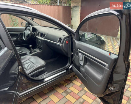 Черный Опель Сигнум, объемом двигателя 1.91 л и пробегом 181 тыс. км за 5700 $, фото 7 на Automoto.ua