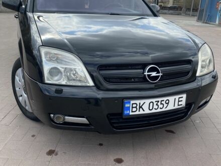 Черный Опель Сигнум, объемом двигателя 2.2 л и пробегом 362 тыс. км за 4300 $, фото 1 на Automoto.ua