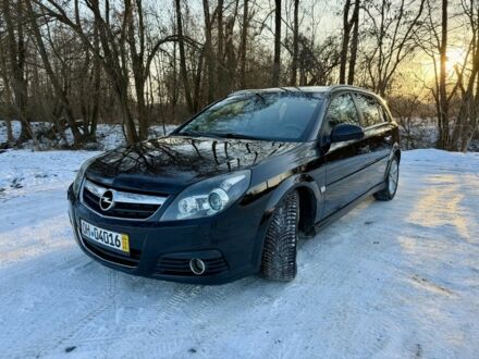 Черный Опель Сигнум, объемом двигателя 1.9 л и пробегом 299 тыс. км за 3250 $, фото 1 на Automoto.ua