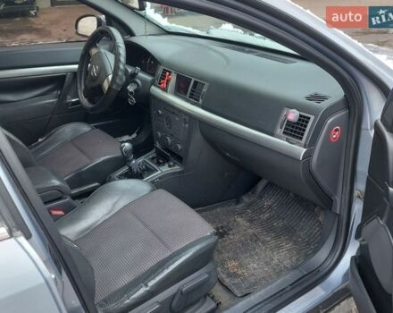 Серый Опель Сигнум, объемом двигателя 3 л и пробегом 300 тыс. км за 1111 $, фото 11 на Automoto.ua