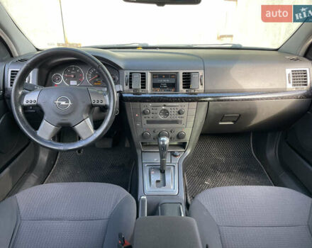 Серый Опель Сигнум, объемом двигателя 2.17 л и пробегом 294 тыс. км за 3790 $, фото 15 на Automoto.ua