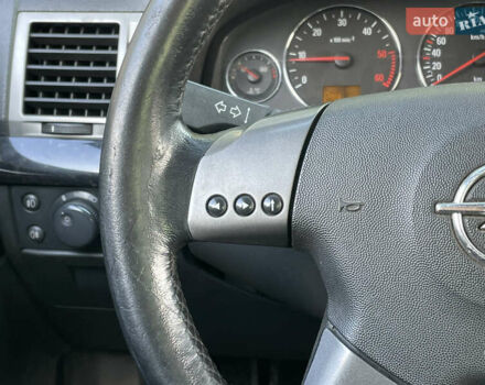 Серый Опель Сигнум, объемом двигателя 2.17 л и пробегом 294 тыс. км за 3790 $, фото 18 на Automoto.ua