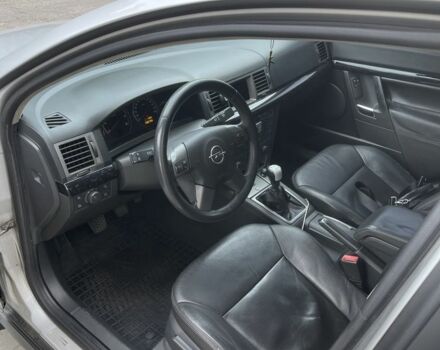 Серый Опель Сигнум, объемом двигателя 1.9 л и пробегом 319 тыс. км за 5000 $, фото 5 на Automoto.ua