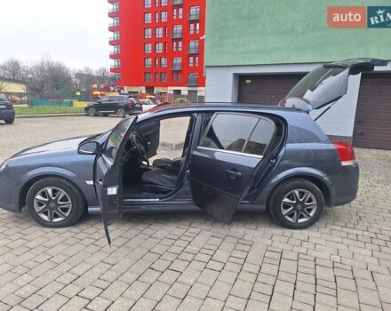 Серый Опель Сигнум, объемом двигателя 1.9 л и пробегом 274 тыс. км за 5450 $, фото 18 на Automoto.ua