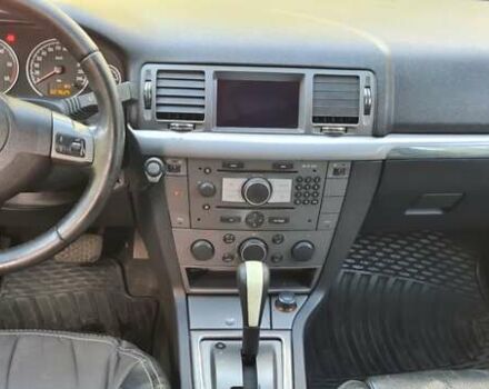 Серый Опель Сигнум, объемом двигателя 3 л и пробегом 327 тыс. км за 4700 $, фото 16 на Automoto.ua