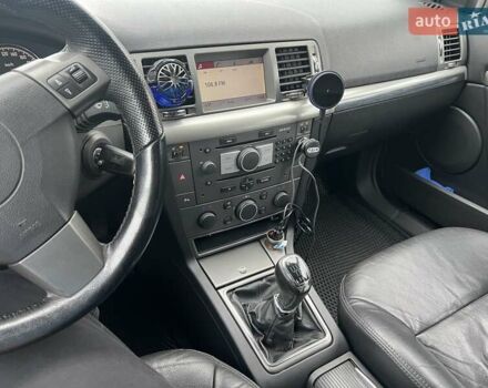 Серый Опель Сигнум, объемом двигателя 1.91 л и пробегом 395 тыс. км за 5000 $, фото 12 на Automoto.ua