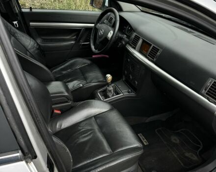 Серый Опель Сигнум, объемом двигателя 1.9 л и пробегом 270 тыс. км за 1950 $, фото 5 на Automoto.ua