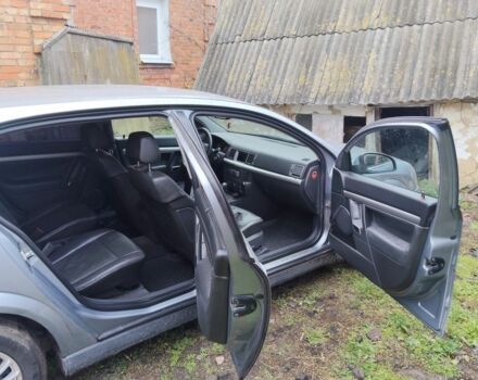 Серый Опель Сигнум, объемом двигателя 1.9 л и пробегом 380 тыс. км за 2500 $, фото 5 на Automoto.ua