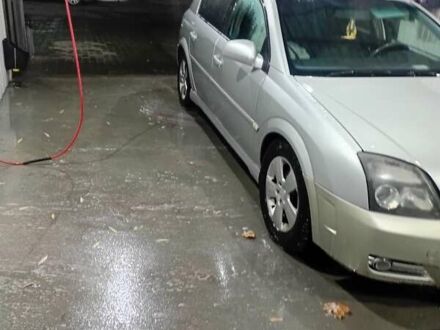 Серый Опель Сигнум, объемом двигателя 2.2 л и пробегом 345 тыс. км за 2800 $, фото 1 на Automoto.ua