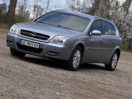 Серый Опель Сигнум, объемом двигателя 2.2 л и пробегом 247 тыс. км за 3300 $, фото 1 на Automoto.ua