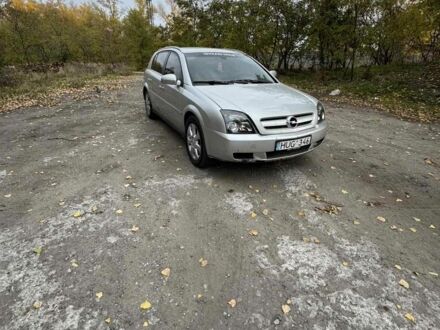 Серый Опель Сигнум, объемом двигателя 3 л и пробегом 250 тыс. км за 1799 $, фото 1 на Automoto.ua