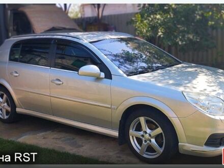 Серый Опель Сигнум, объемом двигателя 1.9 л и пробегом 300 тыс. км за 6250 $, фото 1 на Automoto.ua