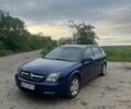 Синий Опель Сигнум, объемом двигателя 1.9 л и пробегом 300 тыс. км за 1950 $, фото 1 на Automoto.ua