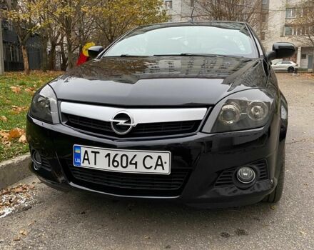 Черный Опель Тигра, объемом двигателя 1.8 л и пробегом 167 тыс. км за 5000 $, фото 1 на Automoto.ua