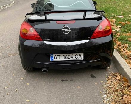 Черный Опель Тигра, объемом двигателя 1.8 л и пробегом 167 тыс. км за 5000 $, фото 2 на Automoto.ua