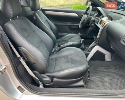 Серый Опель Тигра, объемом двигателя 1.3 л и пробегом 162 тыс. км за 4000 $, фото 9 на Automoto.ua