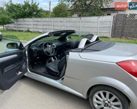 Серый Опель Тигра, объемом двигателя 1.3 л и пробегом 162 тыс. км за 4000 $, фото 15 на Automoto.ua