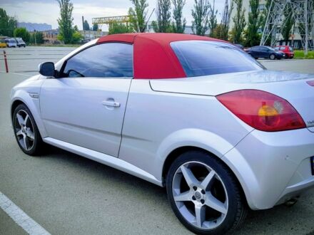 Серый Опель Тигра, объемом двигателя 1.3 л и пробегом 155 тыс. км за 5555 $, фото 1 на Automoto.ua