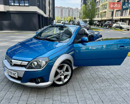 Синий Опель Тигра, объемом двигателя 1.8 л и пробегом 215 тыс. км за 7777 $, фото 3 на Automoto.ua