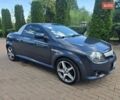 Синий Опель Тигра, объемом двигателя 1.36 л и пробегом 160 тыс. км за 3200 $, фото 2 на Automoto.ua