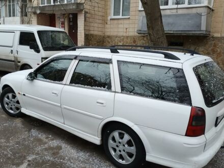 Білий Опель Вектра Б, об'ємом двигуна 2.2 л та пробігом 208 тис. км за 5500 $, фото 1 на Automoto.ua