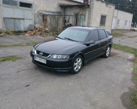 Черный Опель Вектра Б, объемом двигателя 2 л и пробегом 295 тыс. км за 4150 $, фото 1 на Automoto.ua