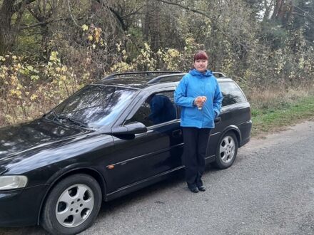 Черный Опель Вектра Б, объемом двигателя 2 л и пробегом 150 тыс. км за 4300 $, фото 1 на Automoto.ua