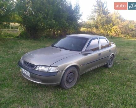 Сірий Опель Вектра Б, об'ємом двигуна 1.6 л та пробігом 250 тис. км за 2500 $, фото 6 на Automoto.ua