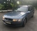 Синий Опель Вектра Б, объемом двигателя 2 л и пробегом 300 тыс. км за 2050 $, фото 1 на Automoto.ua
